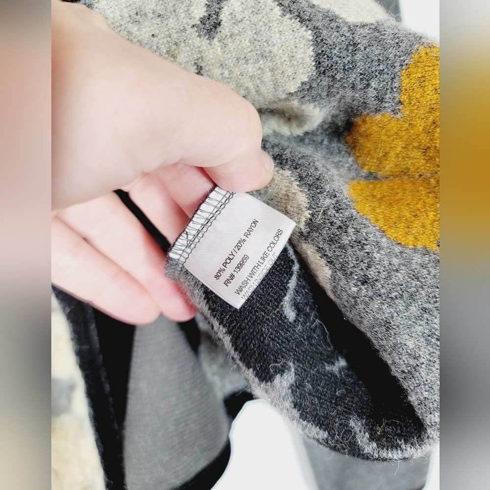 TRISHA TYLER Fleece Floral Patterned Gray Cardigan, Size PL - Picture 3 of 4